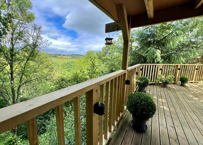 The Pines Treehouse At Treetops Hideouts