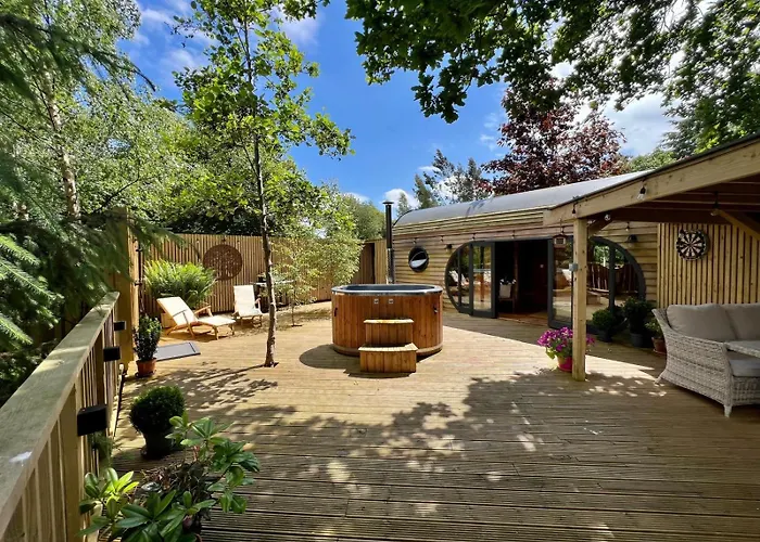 The Pines Treehouse At Treetops Hideouts