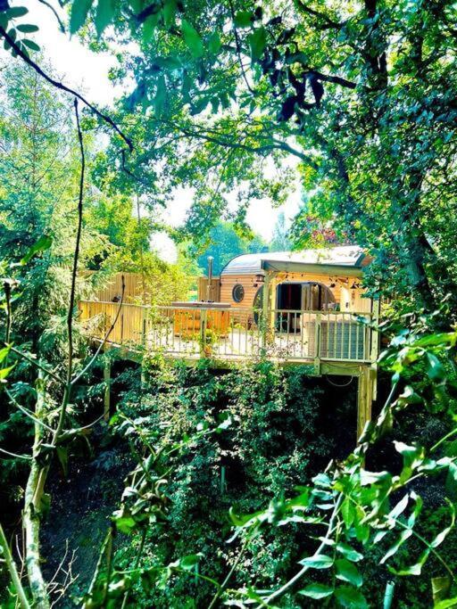 The Pines Treehouse At Treetops Hideouts Ferienhaus *