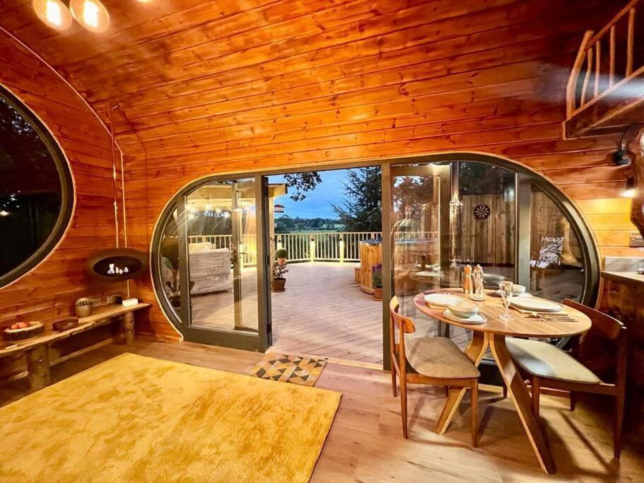 The Pines Treehouse At Treetops Hideouts
