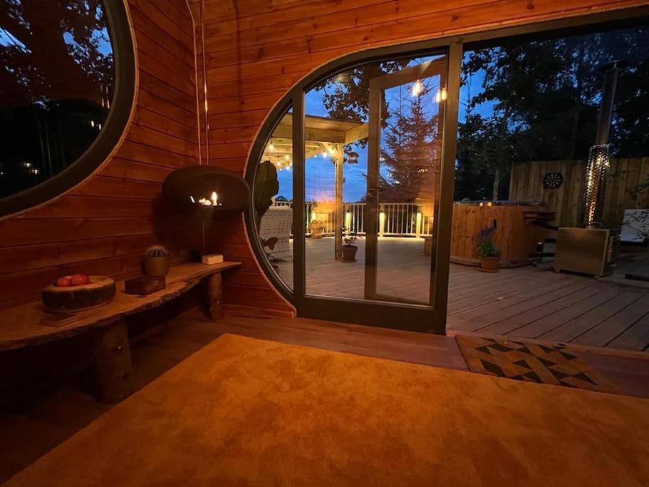 The Pines Treehouse At Treetops Hideouts Ричмонд